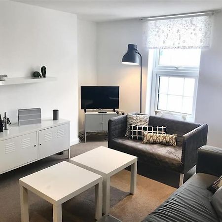 No 1 Town Apartment Сидмаут Экстерьер фото