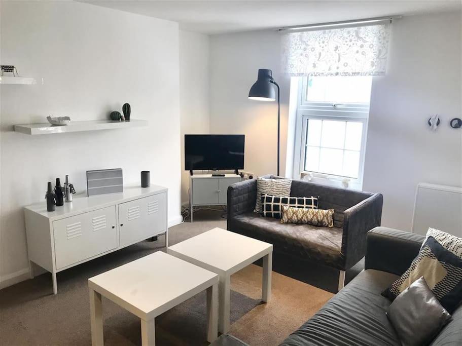 No 1 Town Apartment Сидмаут Экстерьер фото