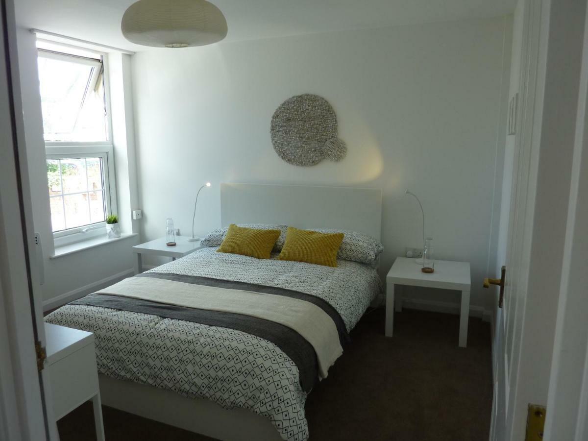 No 1 Town Apartment Сидмаут Экстерьер фото